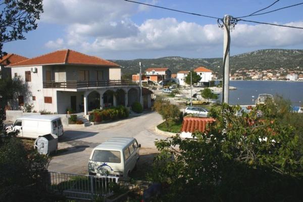 Apartments Ivan Orlic Vinišće Extérieur photo